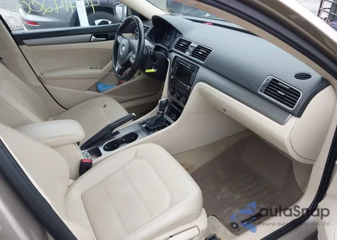 2015 Volkswagen Passat 2.0L Tdi Se z USA, uszkodzony, nr VIN 1VWBV7A30FC019177